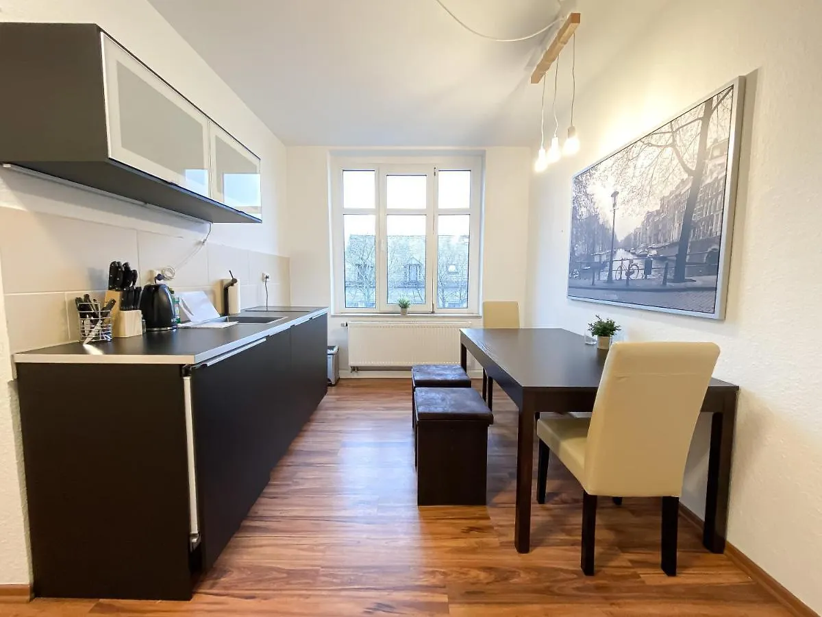 Komfortables Apartment Nah An Porsche & Flughafen - Schreibtisch, Sehr Schnelles Internet & Queensize-Bett Lipsk