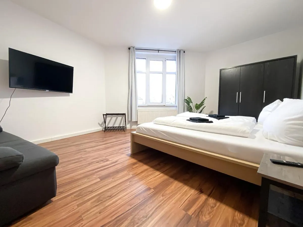 Komfortables Apartment Nah An Porsche & Flughafen - Schreibtisch, Sehr Schnelles Internet & Queensize-Bett Lipsk Niemcy