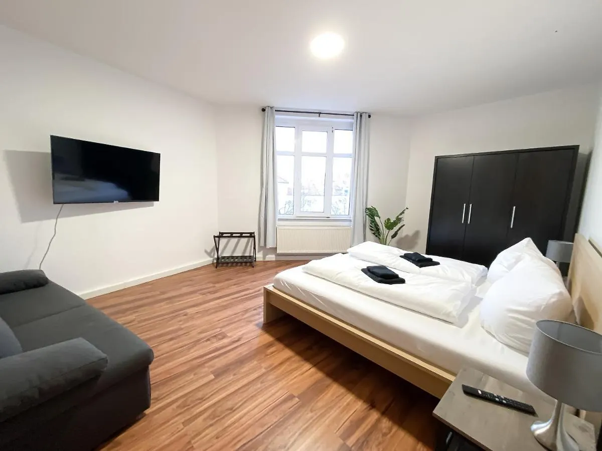 Komfortables Apartment Nah An Porsche & Flughafen - Schreibtisch, Sehr Schnelles Internet & Queensize-Bett Lipsk