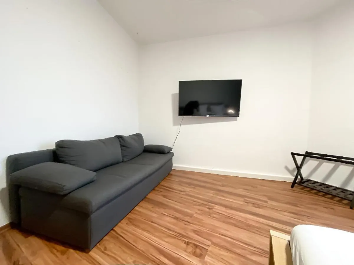 Komfortables Apartment Nah An Porsche & Flughafen - Schreibtisch, Sehr Schnelles Internet & Queensize-Bett Lipsk 0*,  Niemcy