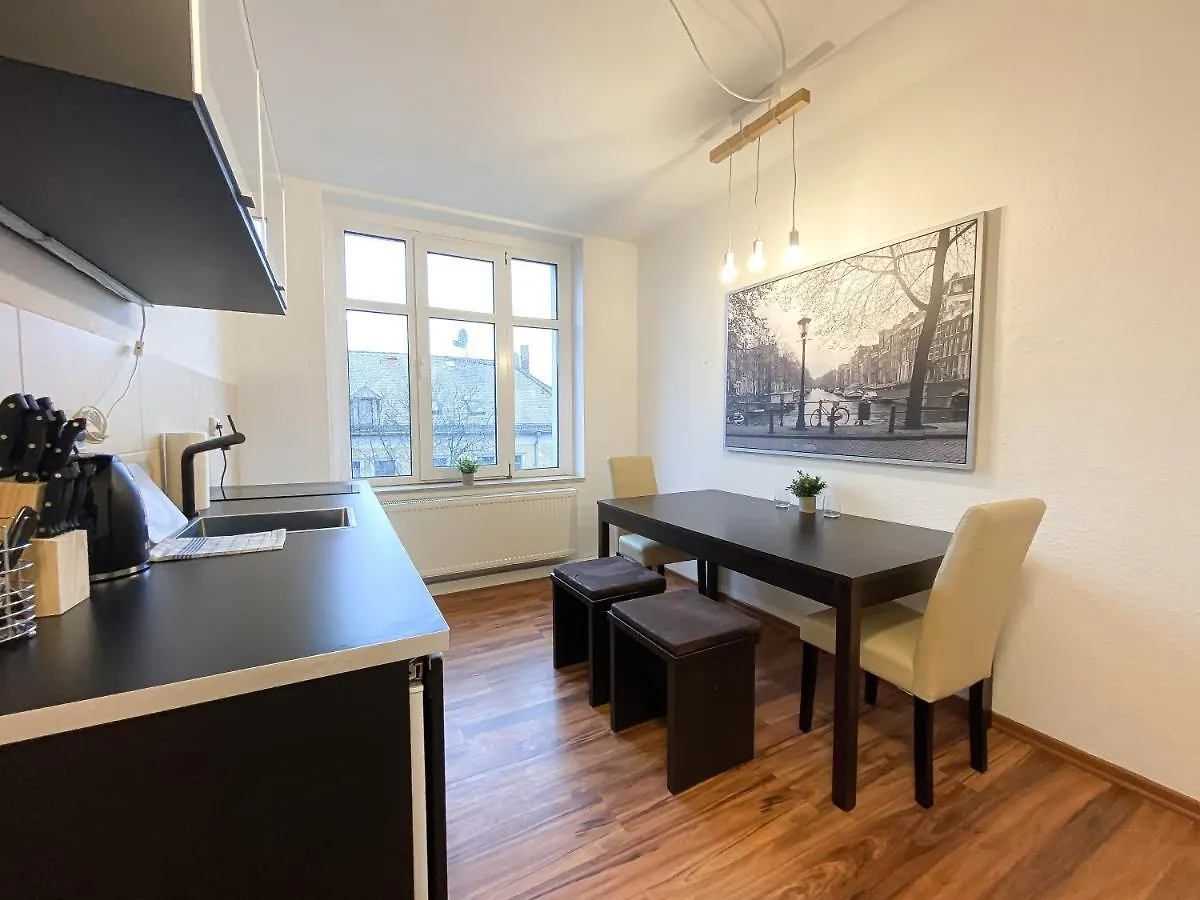 Komfortables Apartment Nah An Porsche & Flughafen - Schreibtisch, Sehr Schnelles Internet & Queensize-Bett Lipsk