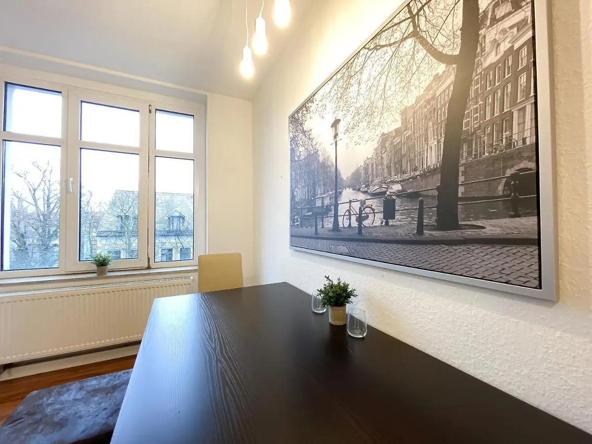 Komfortables Apartment Nah An Porsche & Flughafen - Schreibtisch, Sehr Schnelles Internet & Queensize-Bett Lipsk Niemcy