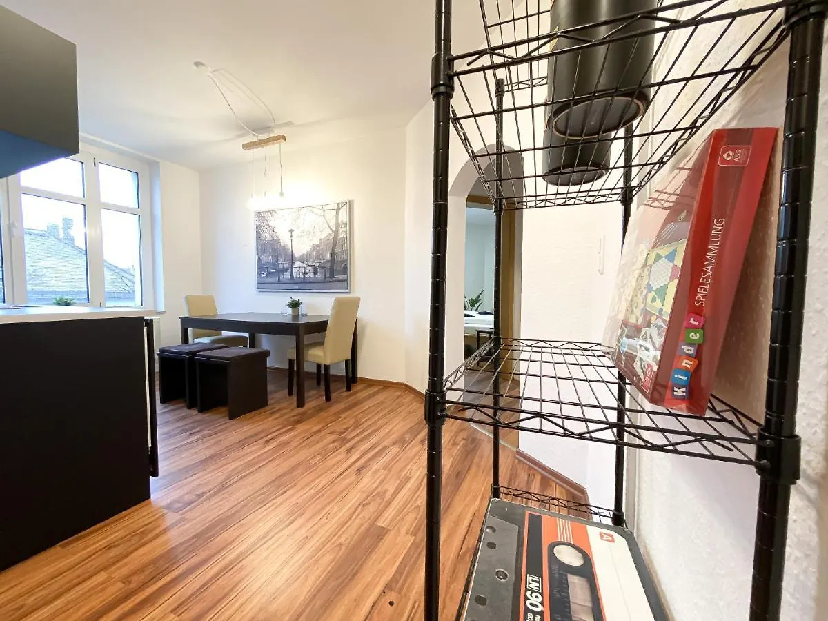 Komfortables Apartment Nah An Porsche & Flughafen - Schreibtisch, Sehr Schnelles Internet & Queensize-Bett Lipsk