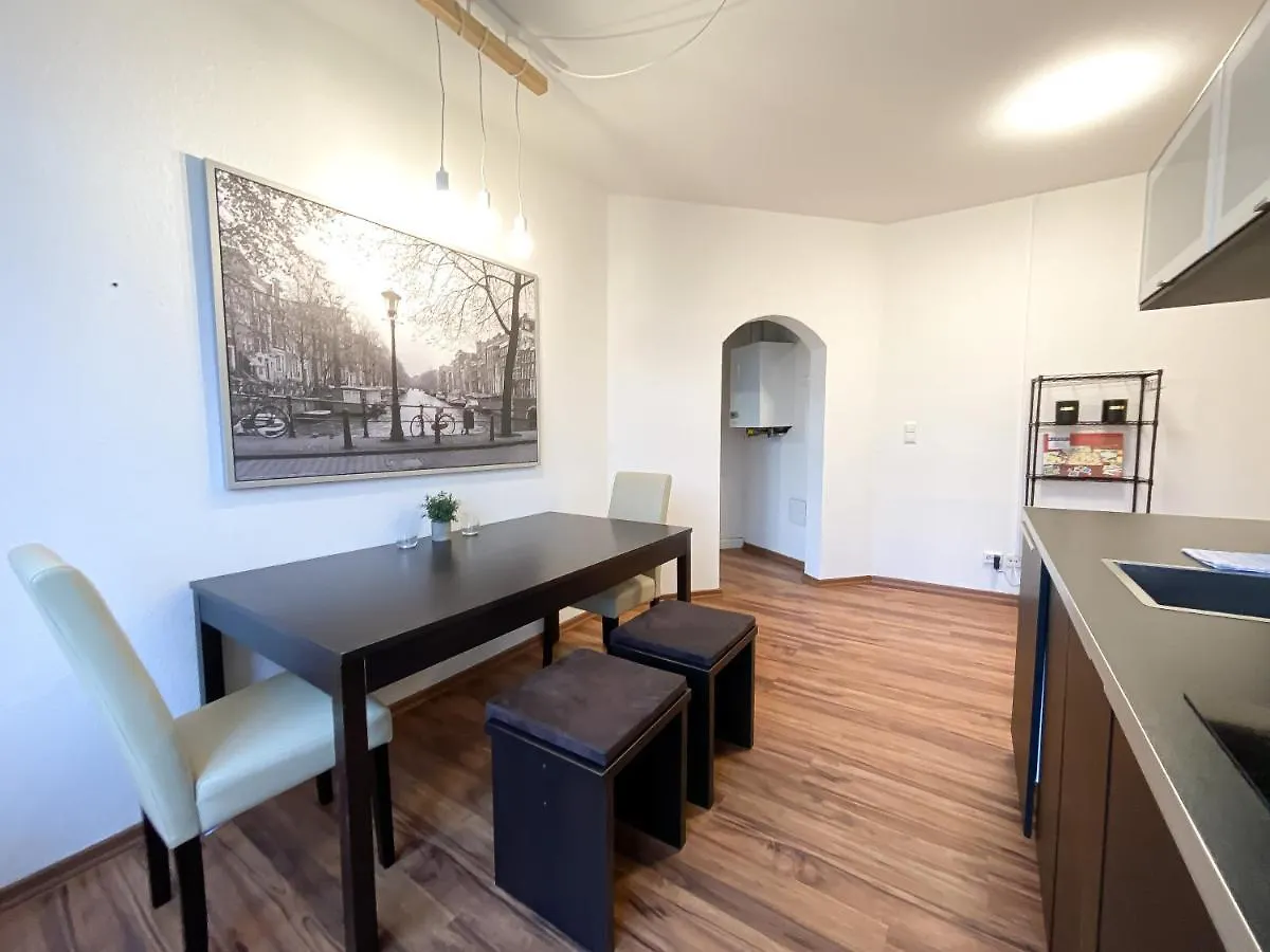 Komfortables Apartment Nah An Porsche & Flughafen - Schreibtisch, Sehr Schnelles Internet & Queensize-Bett Lipsk