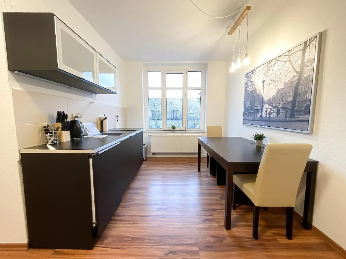 Komfortables Apartment Nah An Porsche & Flughafen - Schreibtisch, Sehr Schnelles Internet & Queensize-Bett Lipsk