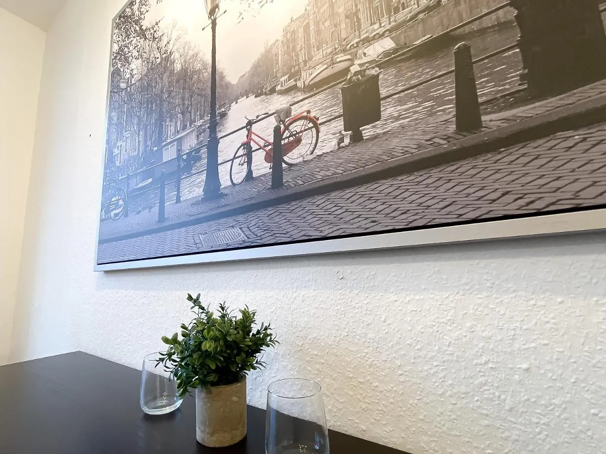 Komfortables Apartment Nah An Porsche & Flughafen - Schreibtisch, Sehr Schnelles Internet & Queensize-Bett Lipsk